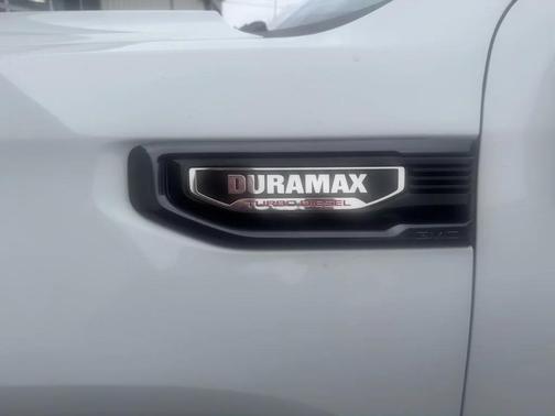 Summit White 2025 GMC Sierra 1500 AT4