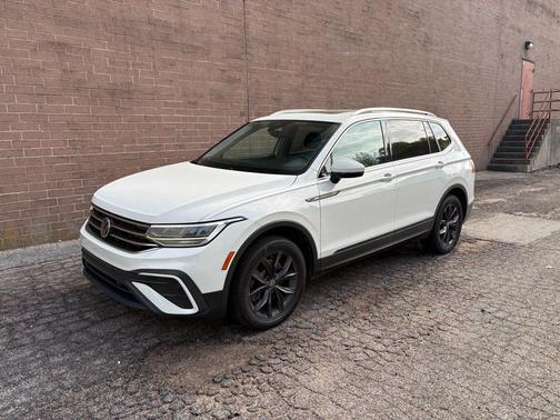White 2022 Volkswagen Tiguan 2.0T SE