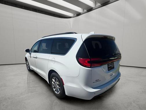 Bright White Clearcoat 2021 Chrysler Pacifica Touring