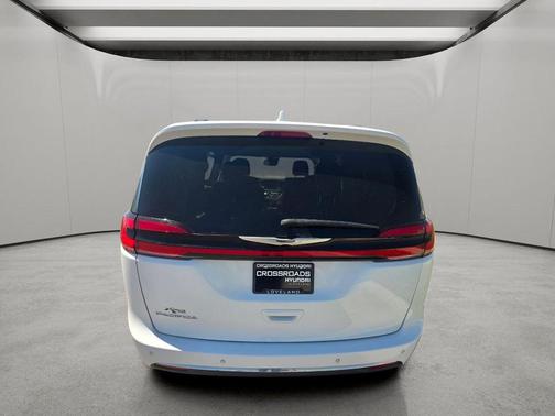 Bright White Clearcoat 2021 Chrysler Pacifica Touring
