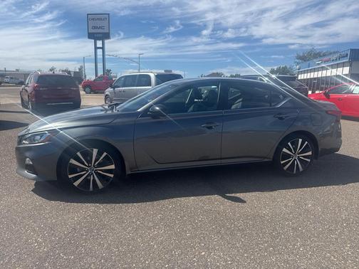 2020 Nissan Altima SR FWD