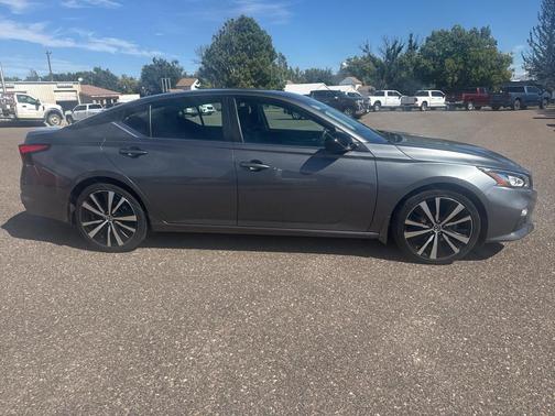 2020 Nissan Altima SR FWD