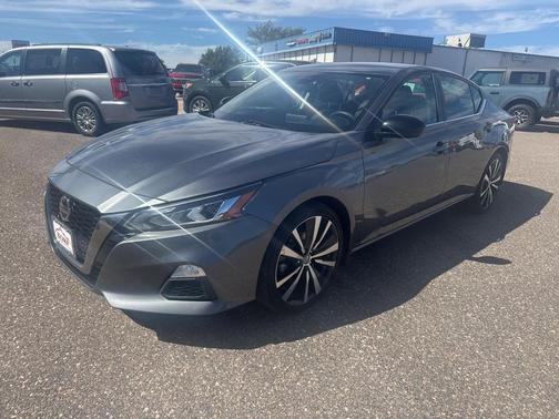 2020 Nissan Altima SR FWD