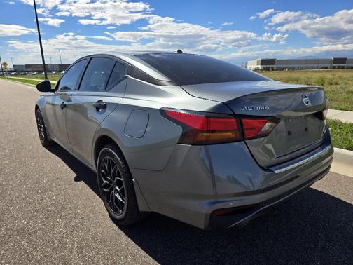 2022 Nissan Altima SR Intelligent AWD