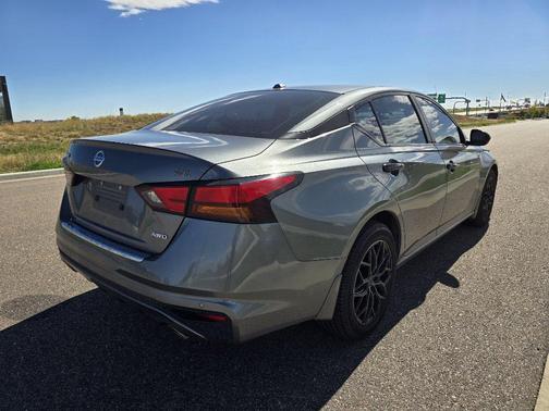 2022 Nissan Altima SR Intelligent AWD