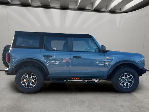 AREA 51 2023 Ford Bronco Badlands