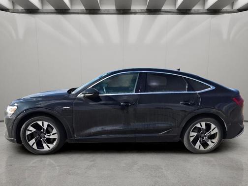 Mythos Black Metallic 2020 Audi e-tron Sportback Premium Plus