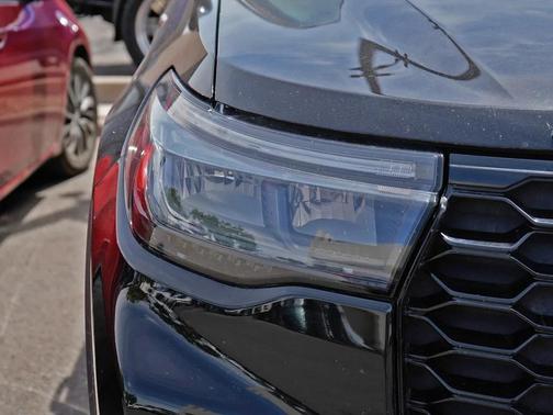 AGATE BLACK METALLIC 2025 Ford Explorer ST-Line
