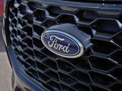 AGATE BLACK METALLIC 2025 Ford Explorer ST-Line