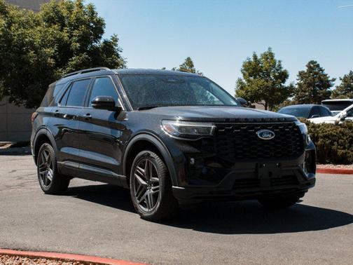 AGATE BLACK METALLIC 2025 Ford Explorer ST-Line