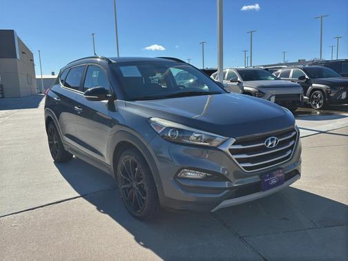 2017 Hyundai TUCSON Night