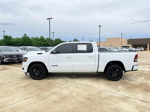 Bright White Clearcoat 2022 RAM 1500 Big Horn/Lone Star