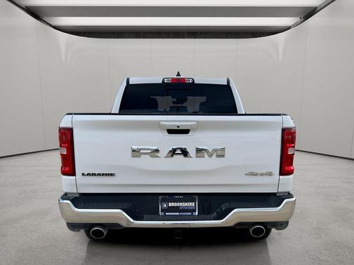 Bright White Clearcoat 2025 RAM 1500 Laramie