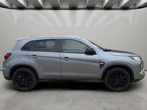 Mercury Gray Metallic 2024 Mitsubishi Outlander Sport 2.0 LE