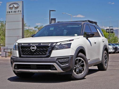 Pearl White Tricoat/Super Black 2024 Nissan Pathfinder Rock Creek 4WD