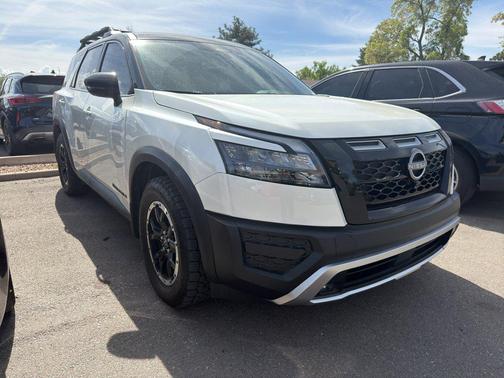 Pearl White Tricoat/Super Black 2024 Nissan Pathfinder Rock Creek 4WD