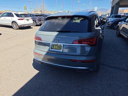 Chronos Gray Metallic 2024 Audi Q5 e 55 S line Prestige