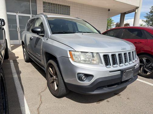 Bright Silver Metallic Clearcoat 2012 Jeep Compass Sport