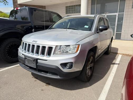 Bright Silver Metallic Clearcoat 2012 Jeep Compass Sport
