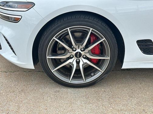 Alta White 2025 Genesis G70 2.5T RWD