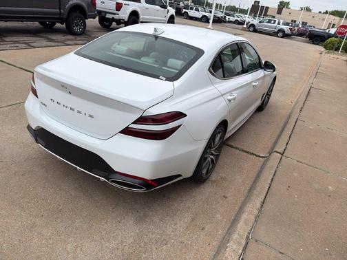 Alta White 2025 Genesis G70 2.5T RWD