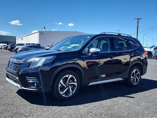 Crystal Black Silica 2024 Subaru Forester Touring