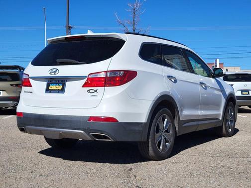 2016 Hyundai SANTA FE SE