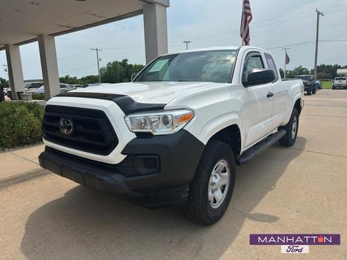 White 2022 Toyota Tacoma SR