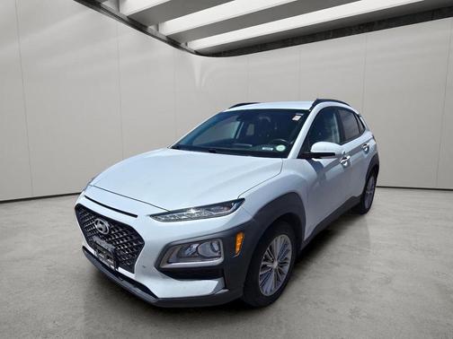 Chalk White 2021 Hyundai KONA SEL