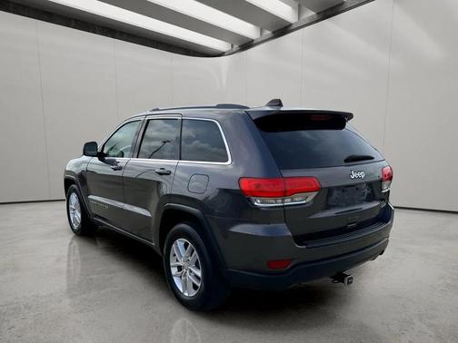Granite Crystal Metallic Clearcoat 2017 Jeep Grand Cherokee Laredo