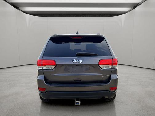 Granite Crystal Metallic Clearcoat 2017 Jeep Grand Cherokee Laredo