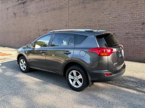 Magnetic Gray Pearl 2013 Toyota RAV4 XLE