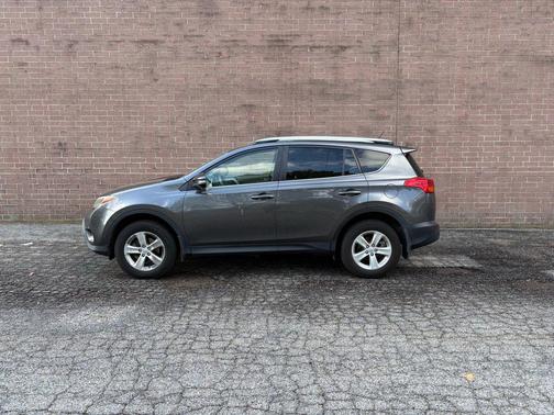 Magnetic Gray Pearl 2013 Toyota RAV4 XLE