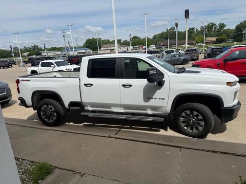Summit White 2023 Chevrolet Silverado 2500 Custom