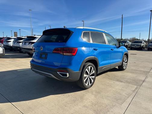 2023 Volkswagen Taos 1.5T SE