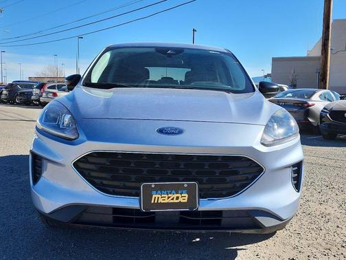 ICED BLUE SILVER METALLIC 2022 Ford Escape SE