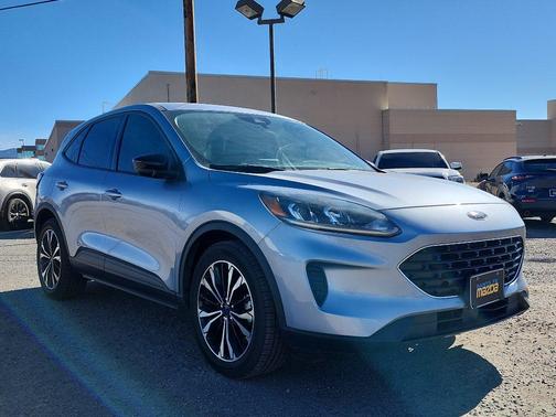 ICED BLUE SILVER METALLIC 2022 Ford Escape SE