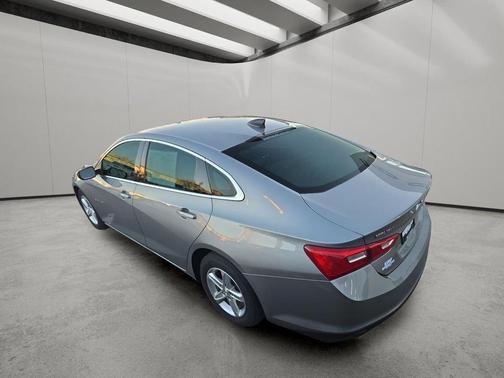 Sterling Gray Metallic 2024 Chevrolet Malibu 1LS