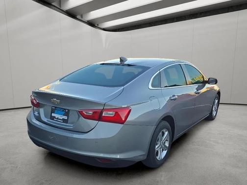 Sterling Gray Metallic 2024 Chevrolet Malibu 1LS