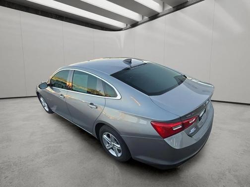 Sterling Gray Metallic 2024 Chevrolet Malibu 1LS