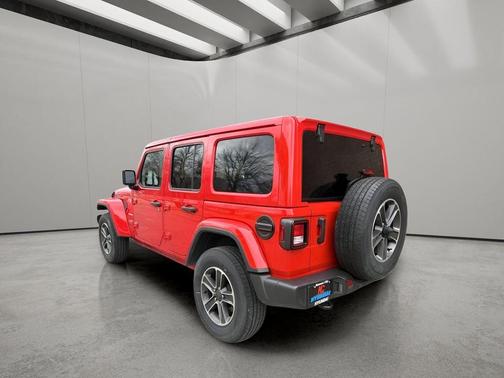 2023 Jeep Wrangler 4-Door Sahara