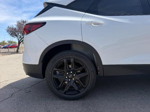 Summit White 2021 Chevrolet Blazer 2LT