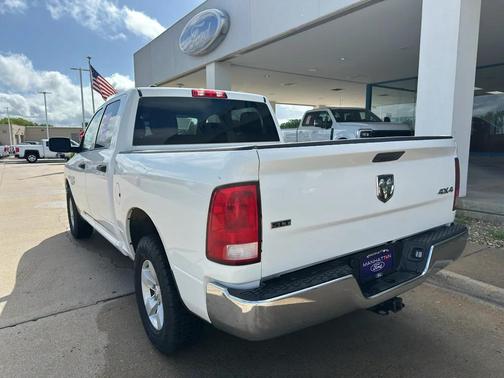 Bright White 2022 RAM 1500 Classic SLT