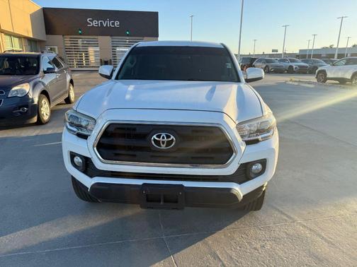 2017 Toyota Tacoma SR5