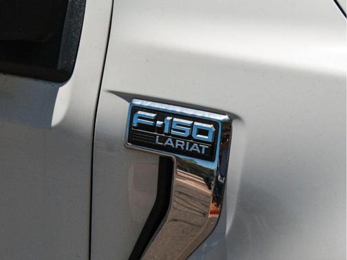 OXFORD WHITE 2022 Ford F-150 Lariat