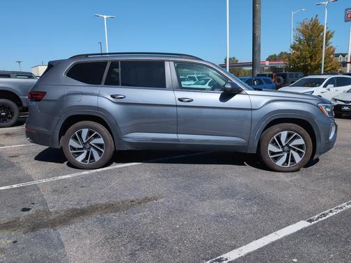 2024 Volkswagen Atlas 2.0T SE w/Technology 4MOTION