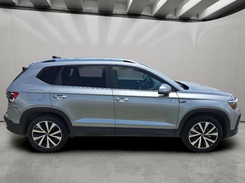 Pyrite Silver Metallic 2022 Volkswagen Taos 1.5T SE