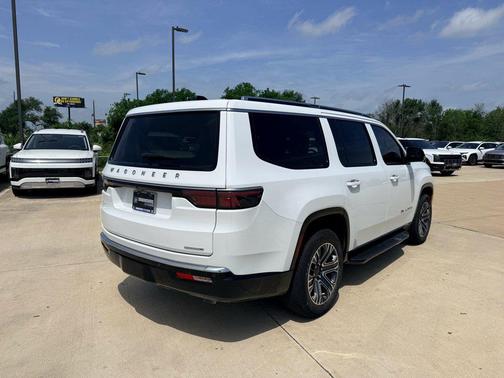 Bright White Clearcoat 2024 Jeep Wagoneer Series II 4x4