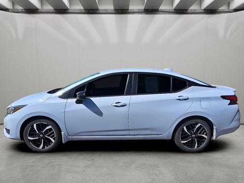 Gray Sky Pearl 2024 Nissan Versa 1.6 S