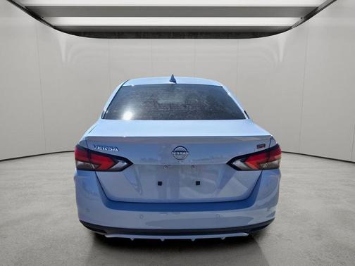 Gray Sky Pearl 2024 Nissan Versa 1.6 S